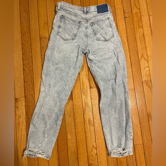 Abercrombie & Fitch The Mom High Rise - Picture 2 of 3